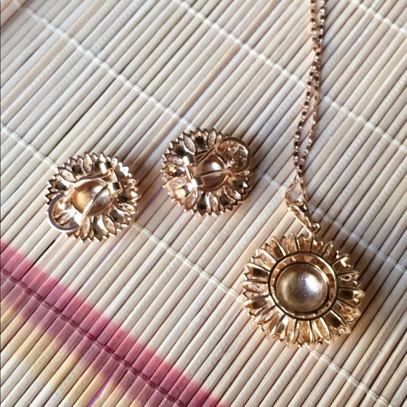 Brand New Gold Plated Jewelry Sets - Picture 3 of 5